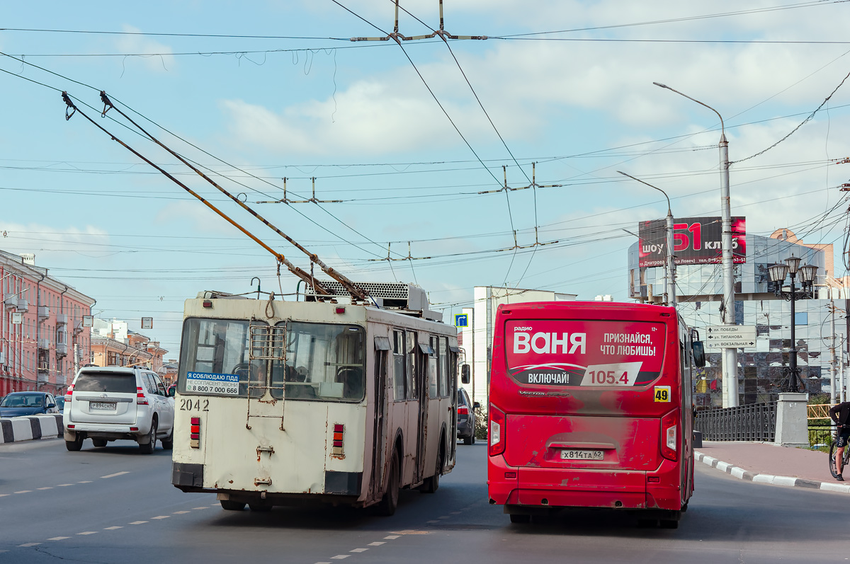 ЗиУ-682ГМ №2042, ПАЗ-320435-04 Vector Next х814та - Рязань - Фото