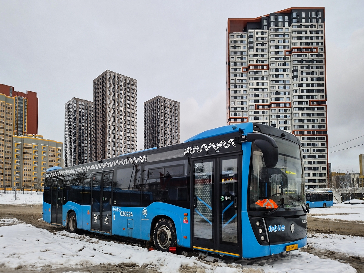Пассажирка автобуса пострадала из-за лопнувшего колеса в Бирюлеве